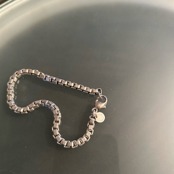 TIFFANY & CO. VENETIAN LINK STERLING SILVER BRACELET - Picture 3 of 8